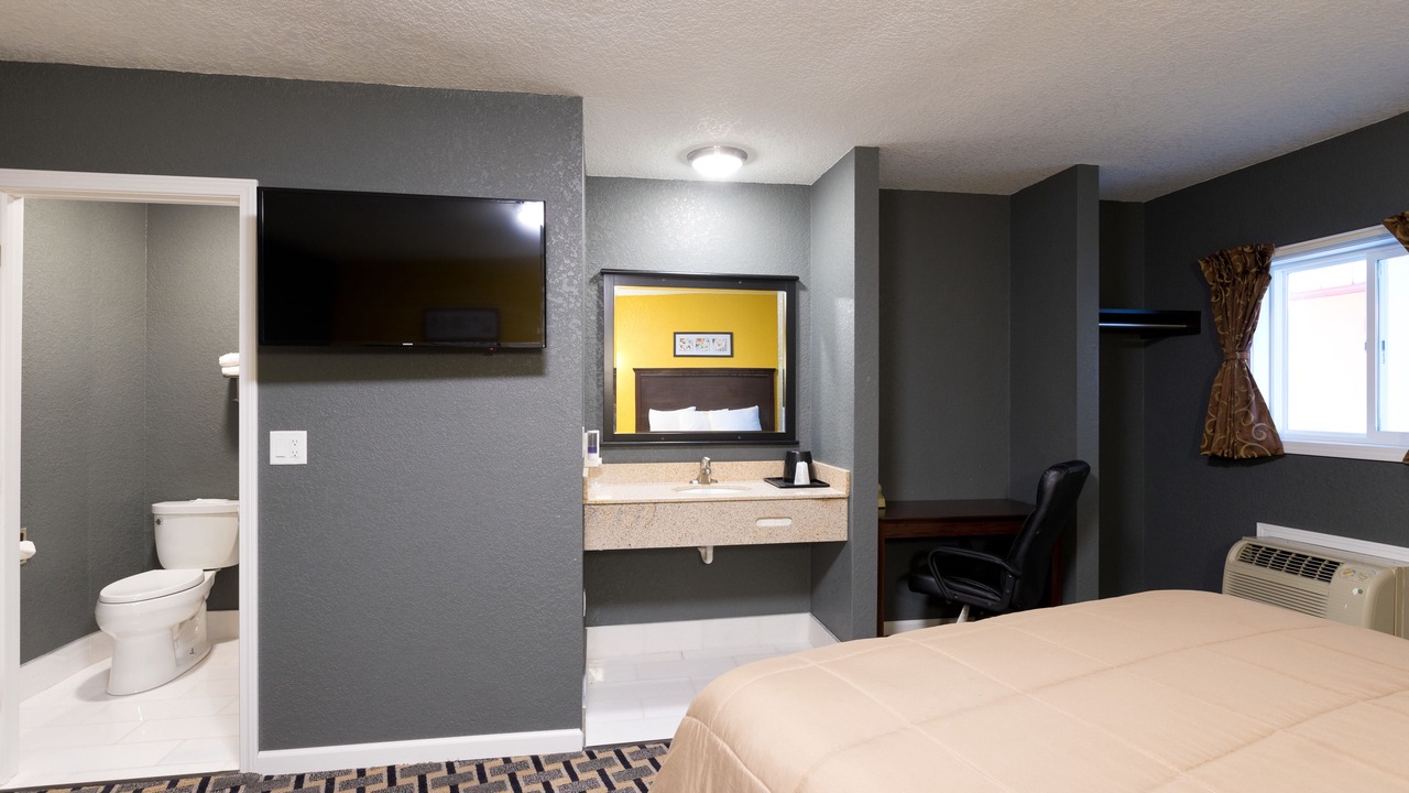 Photo of Bedroom in Des Moines