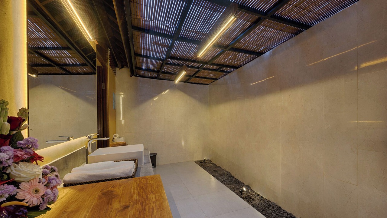 Photo of Bathroom in Kedewatan