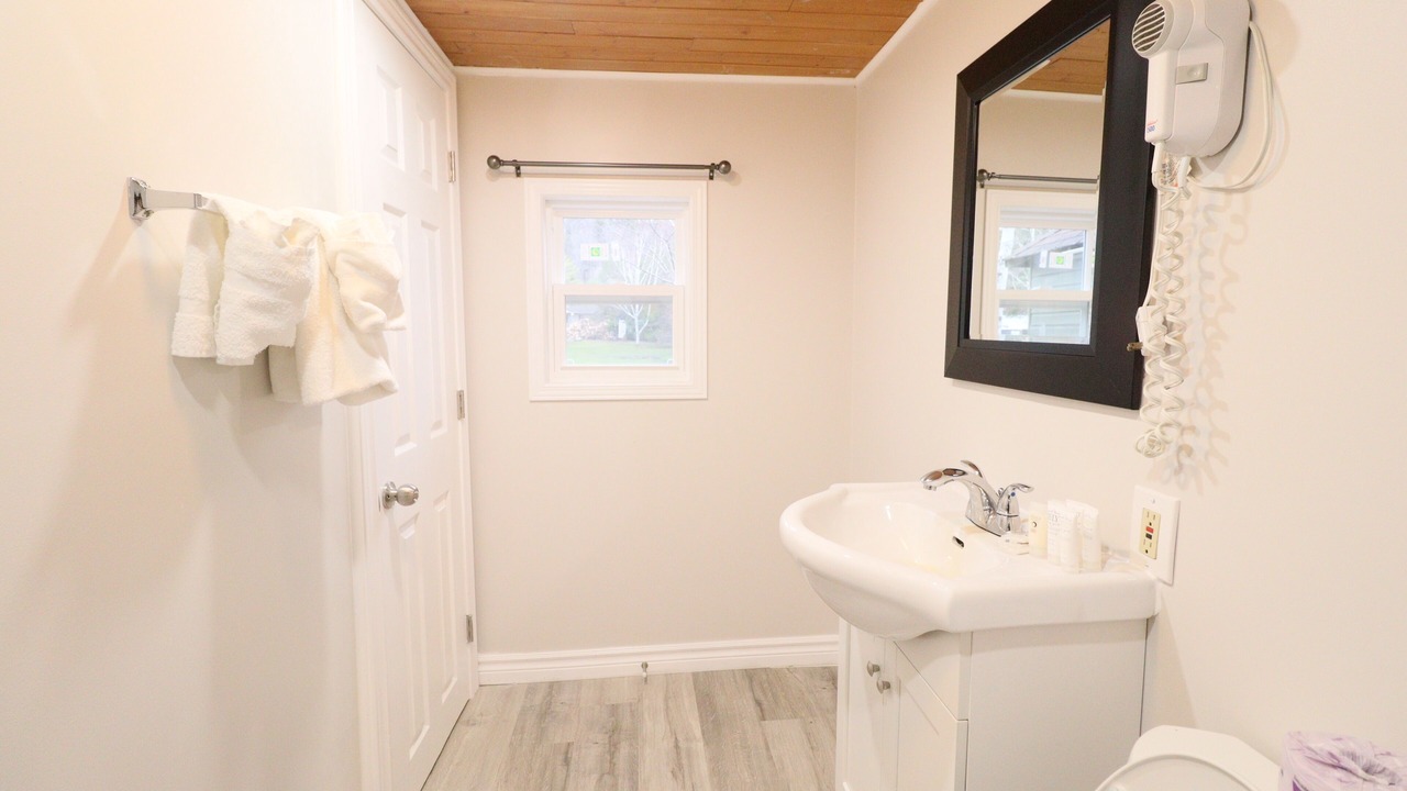 Photo of Bathroom in Algonquin Highlands