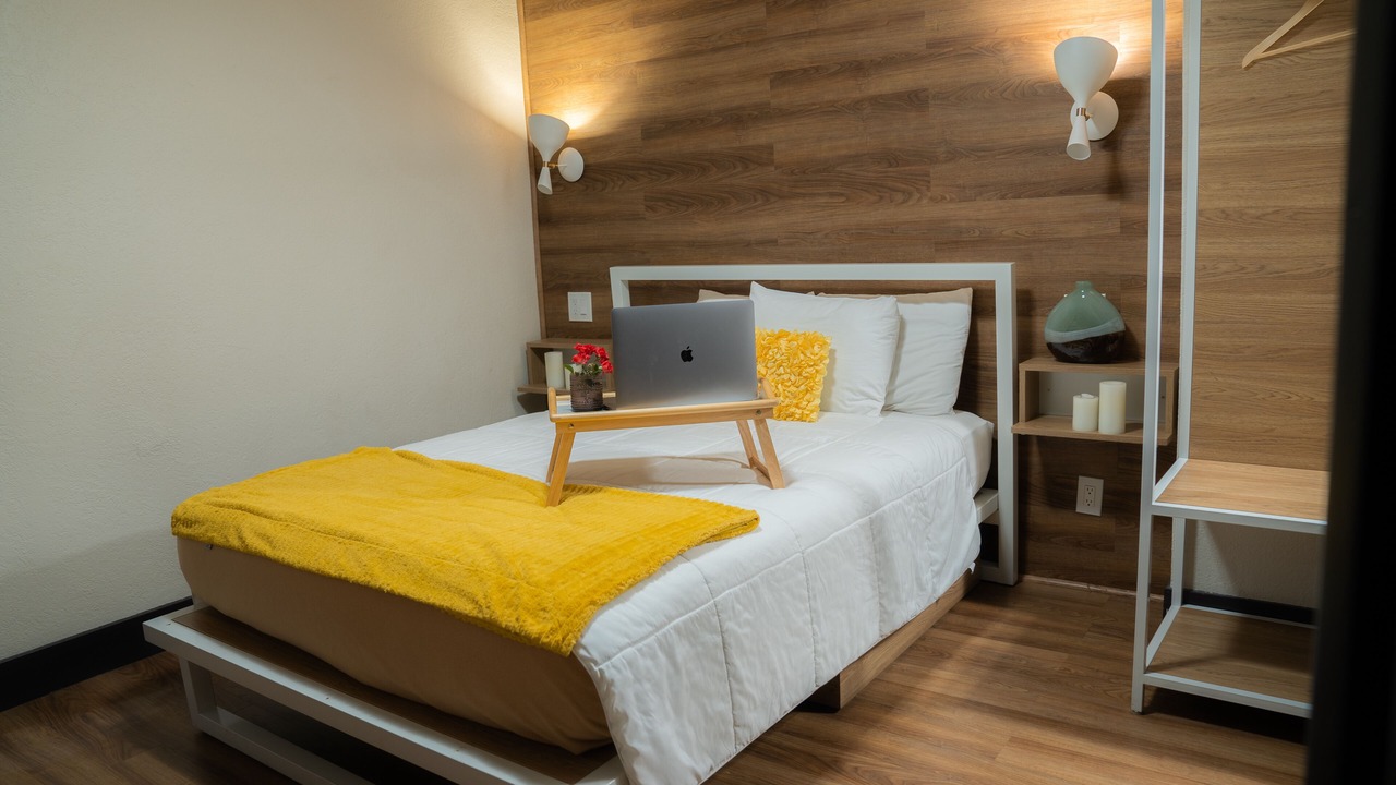 Photo of Bedroom in Lower Nob Hill