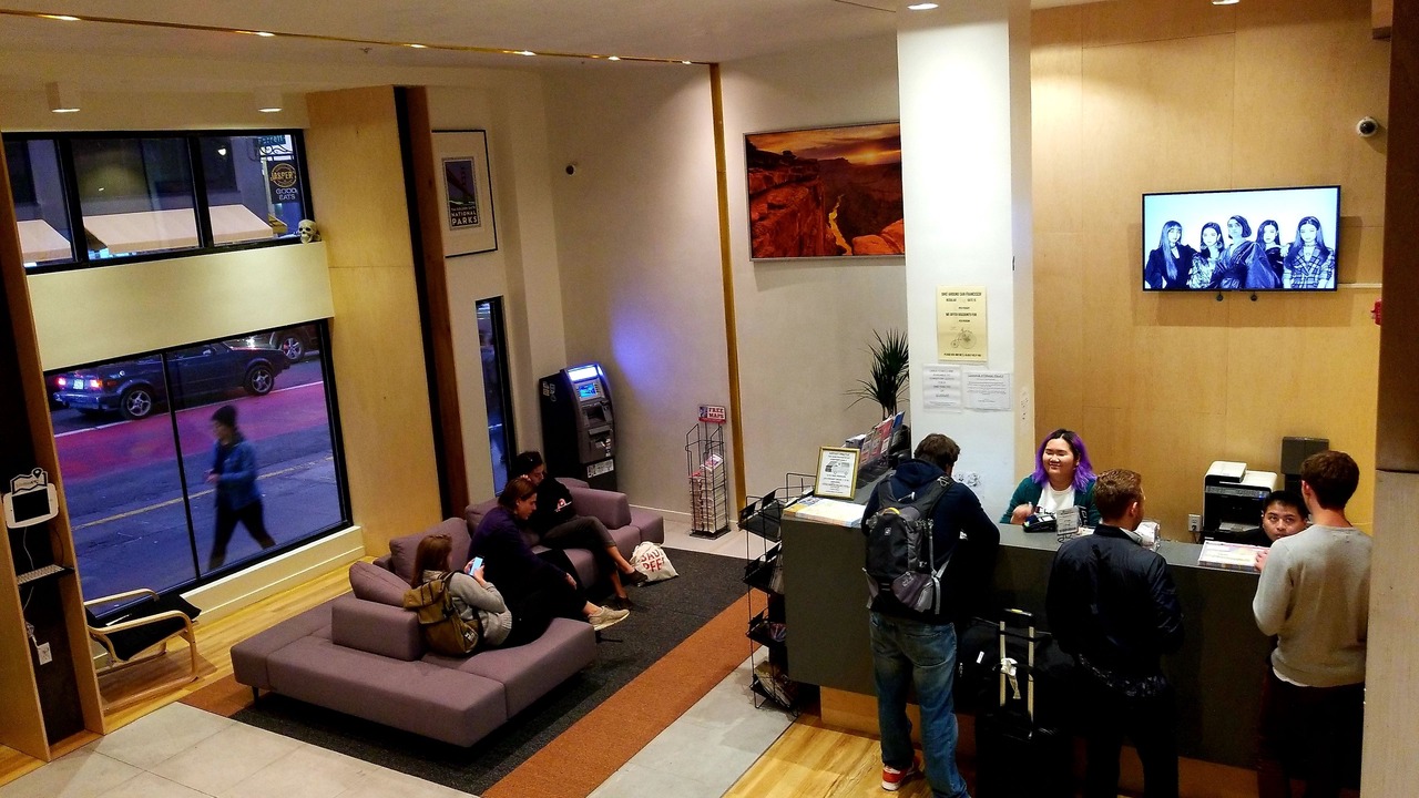 Photo of Livingroom in Theater District