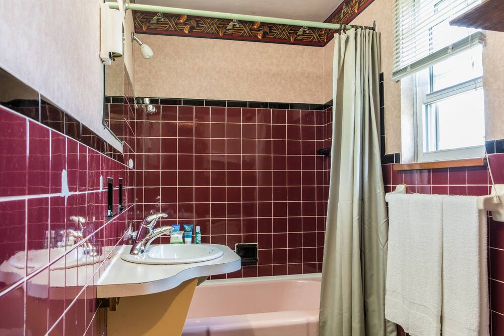 Photo of Bathroom in Fort Erie