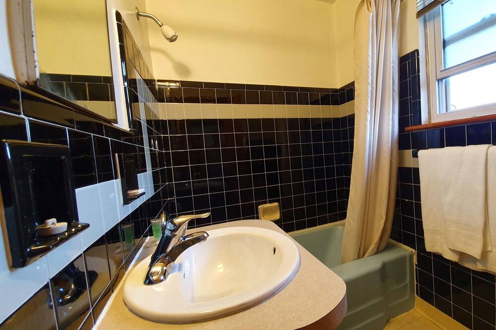 Photo of Bathroom in Fort Erie