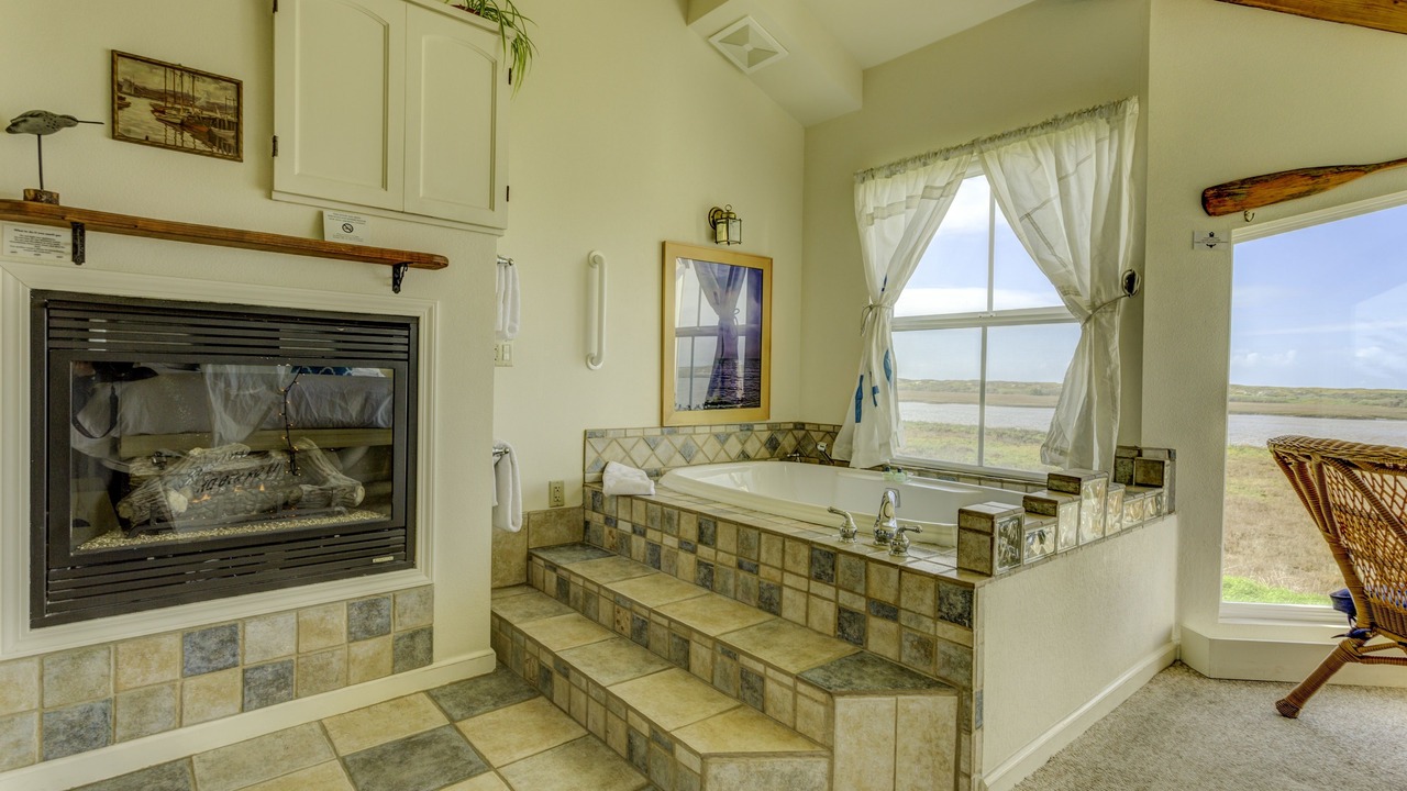 Photo of Bedroom in Moss Landing