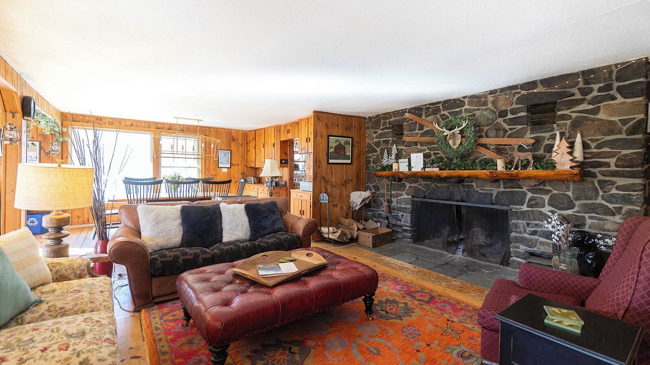 Photo of Livingroom in Stowe Area