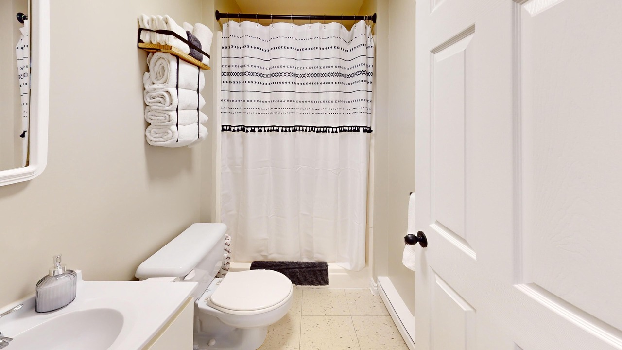 Photo of Bathroom in Plaster Rock