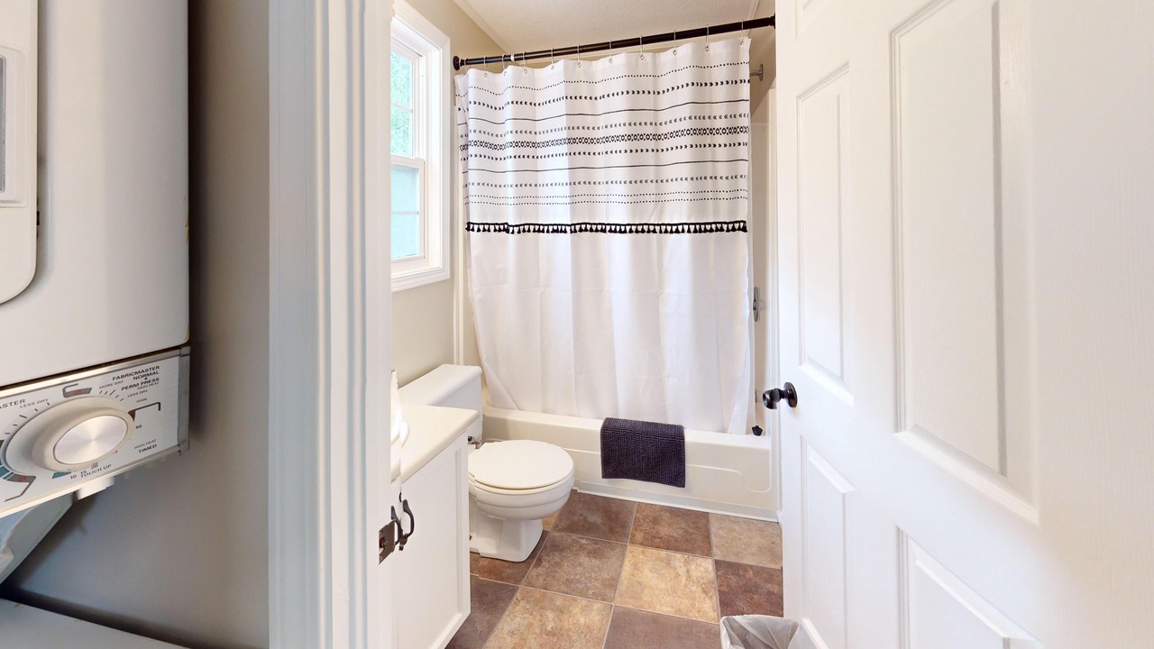 Photo of Bathroom in Plaster Rock