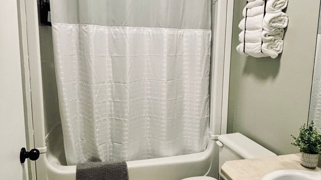 Photo of Bathroom in Plaster Rock