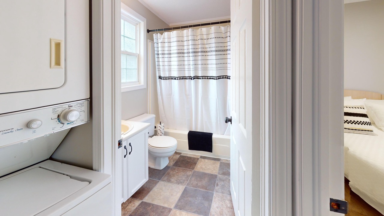 Photo of Bathroom in Plaster Rock