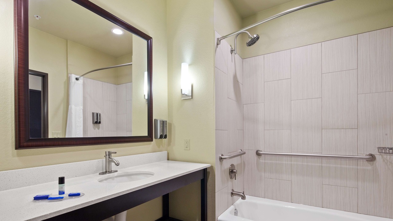 Photo of Bathroom in Lindsay