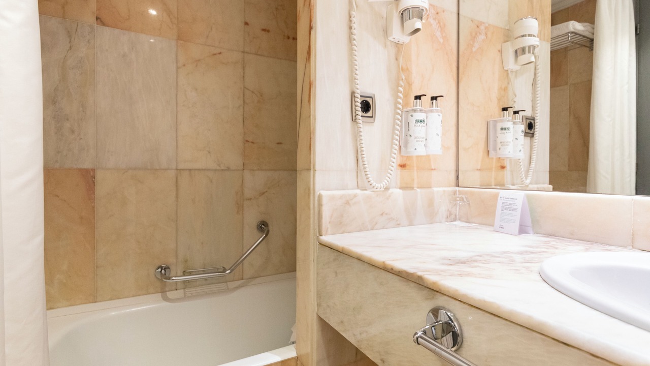 Photo of Bathroom in Pamplona City Centre