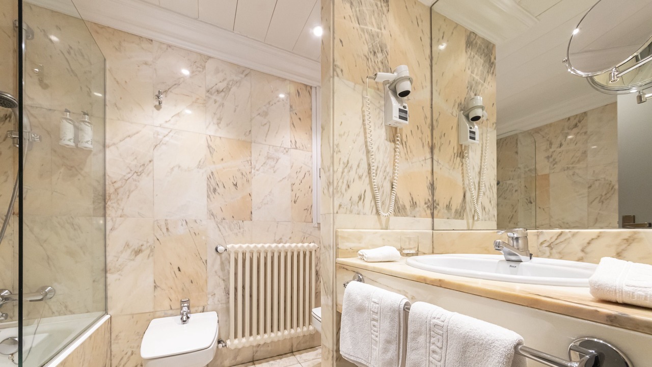 Photo of Bathroom in Pamplona City Centre