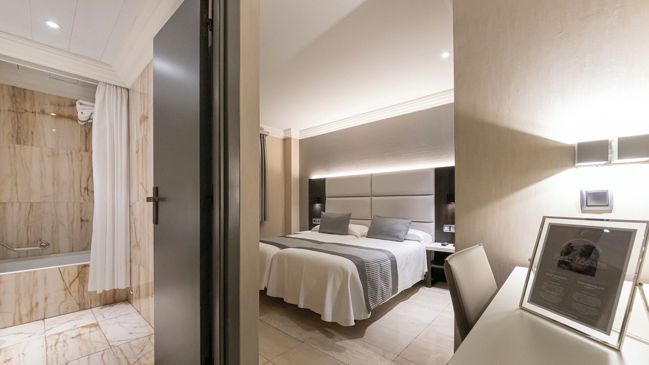 Photo of Bedroom in Pamplona City Centre