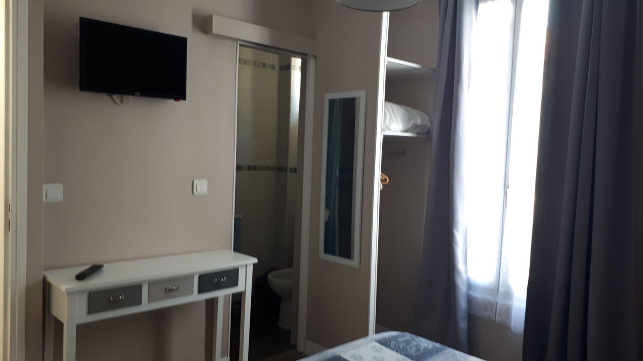 Photo of Bedroom in Levallois-Perret