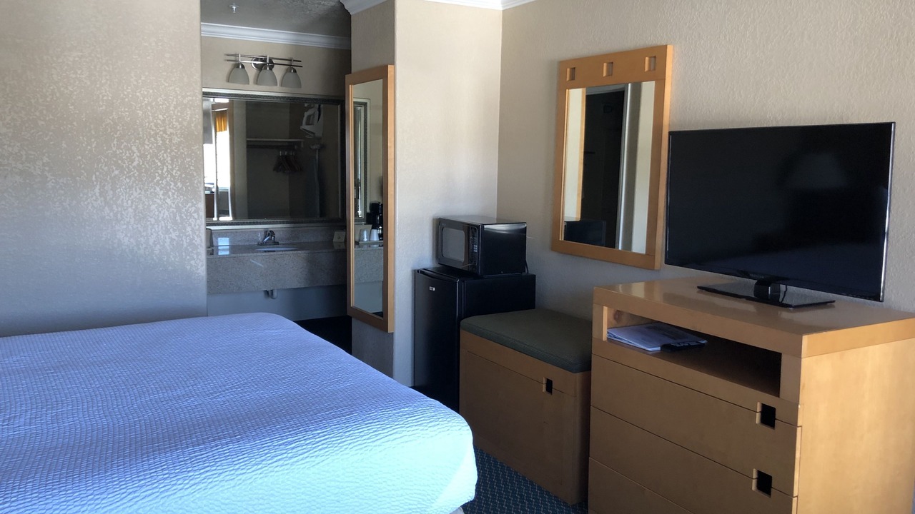 Photo of Bedroom in Clear Lake