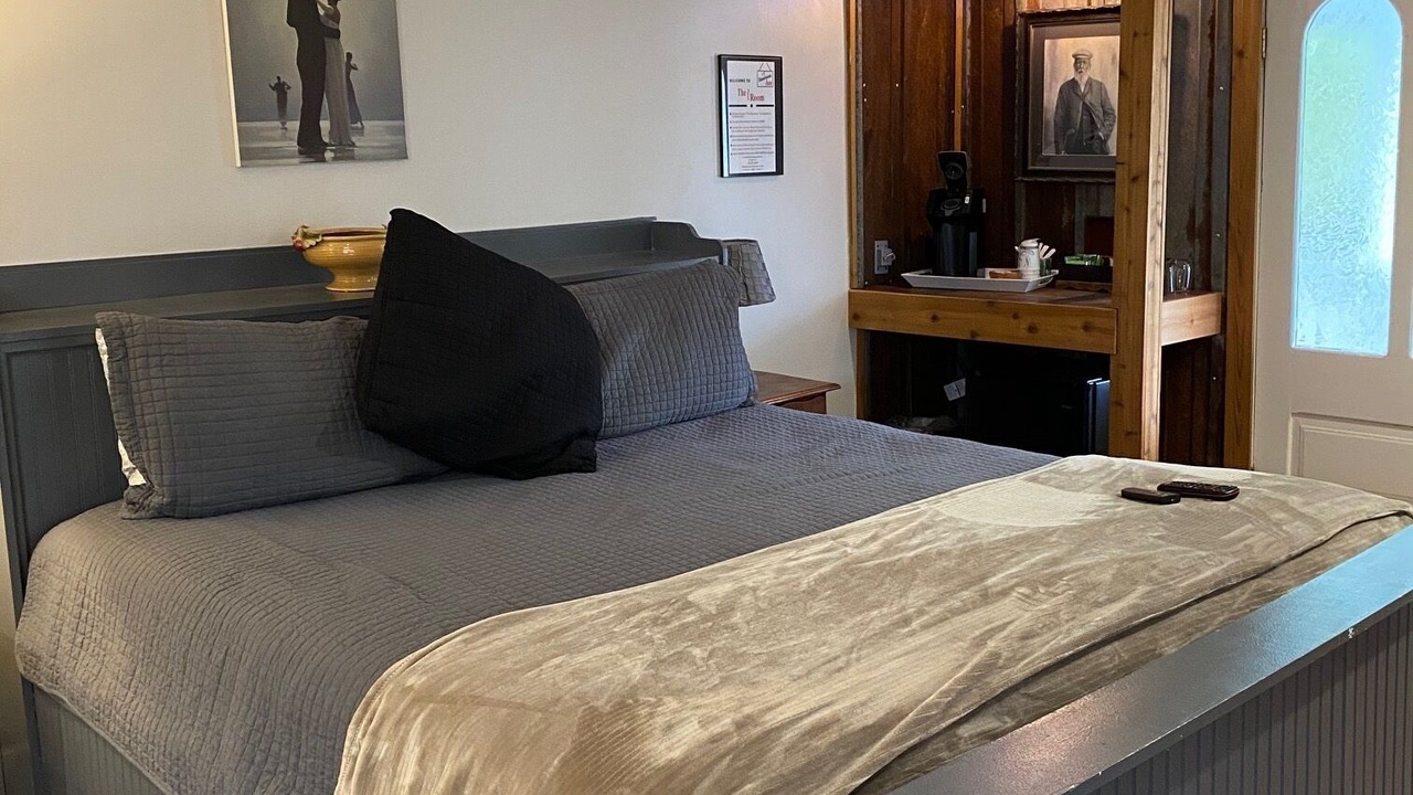 Photo of Bedroom in Dahlonega