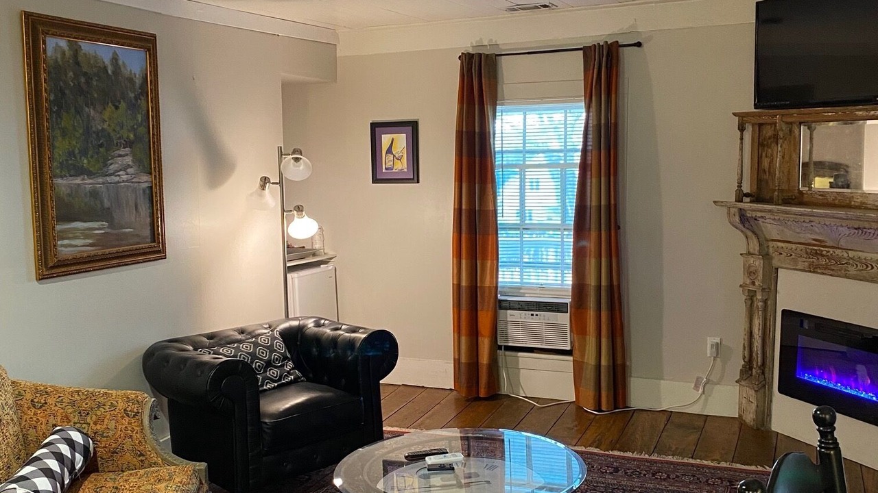 Photo of Bedroom in Dahlonega