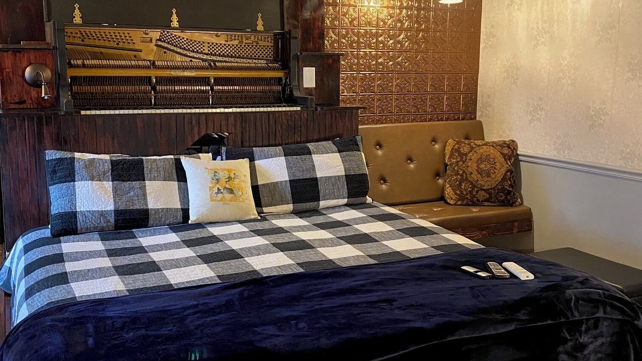 Photo of Bedroom in Dahlonega