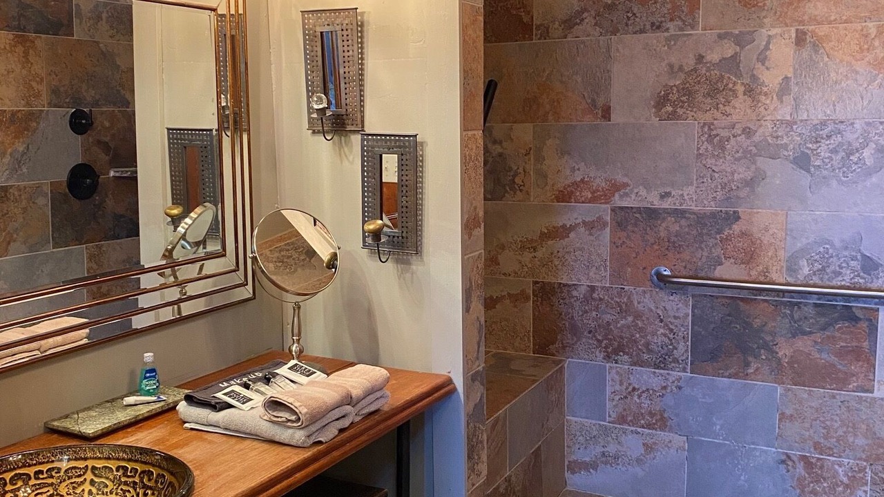 Photo of Bathroom in Dahlonega