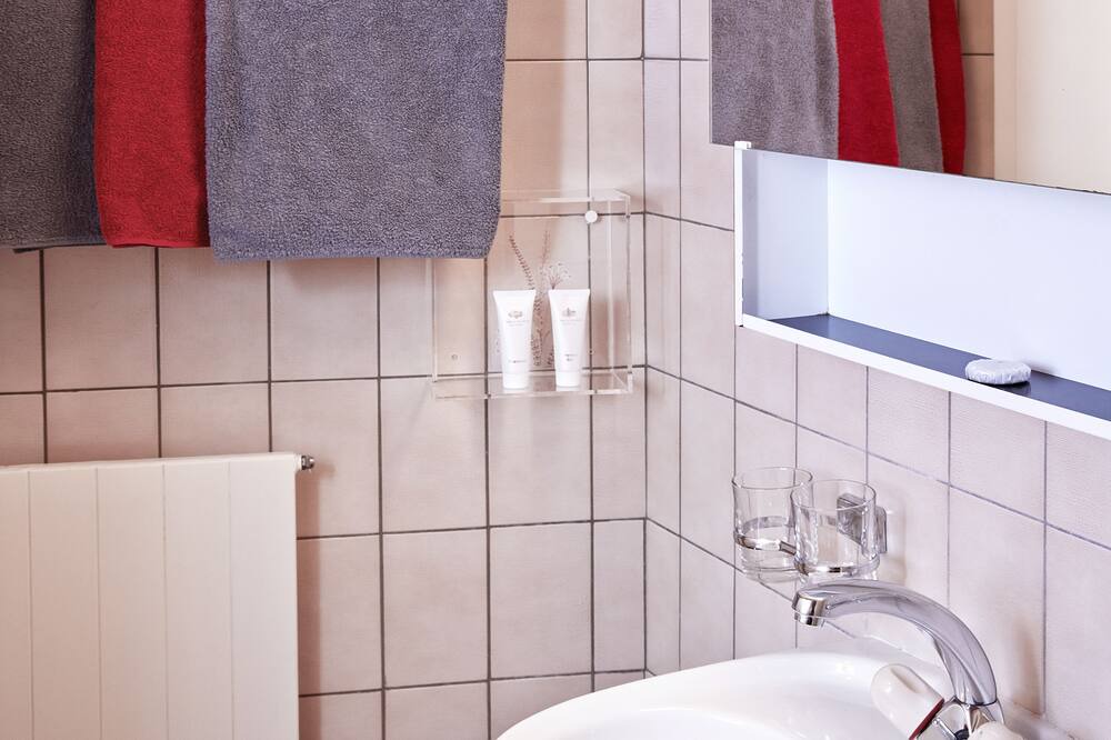 Photo of Bathroom in Chardonne