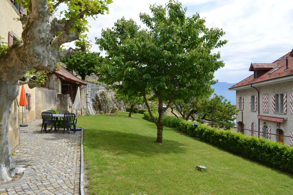 Photo of Outdoor in Chardonne
