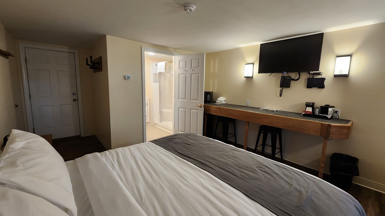 Photo of Bedroom in Colebrook