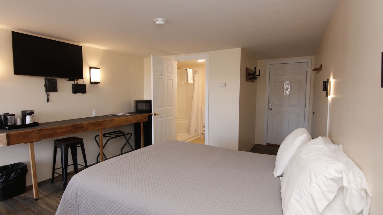 Photo of Bedroom in Colebrook