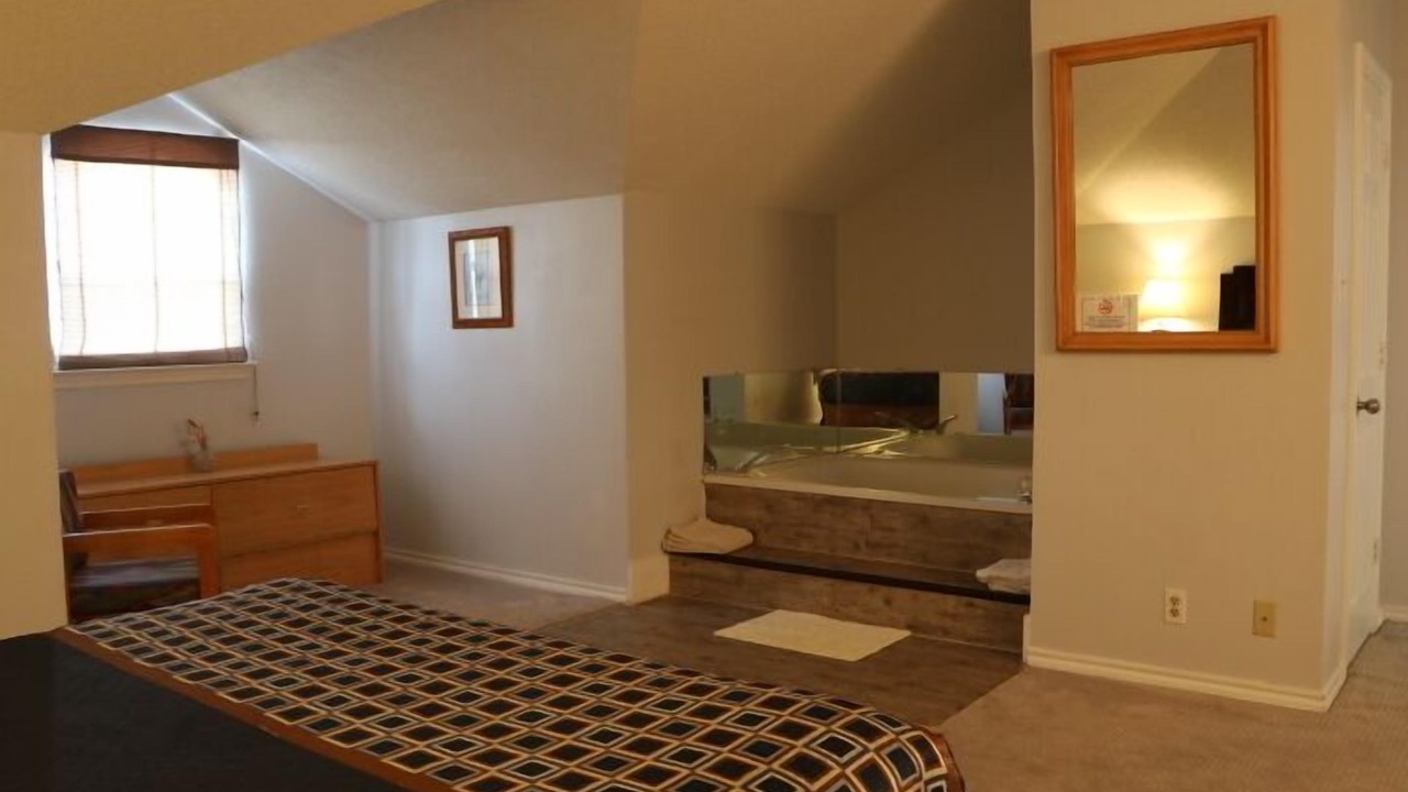 Photo of Bedroom in Emory