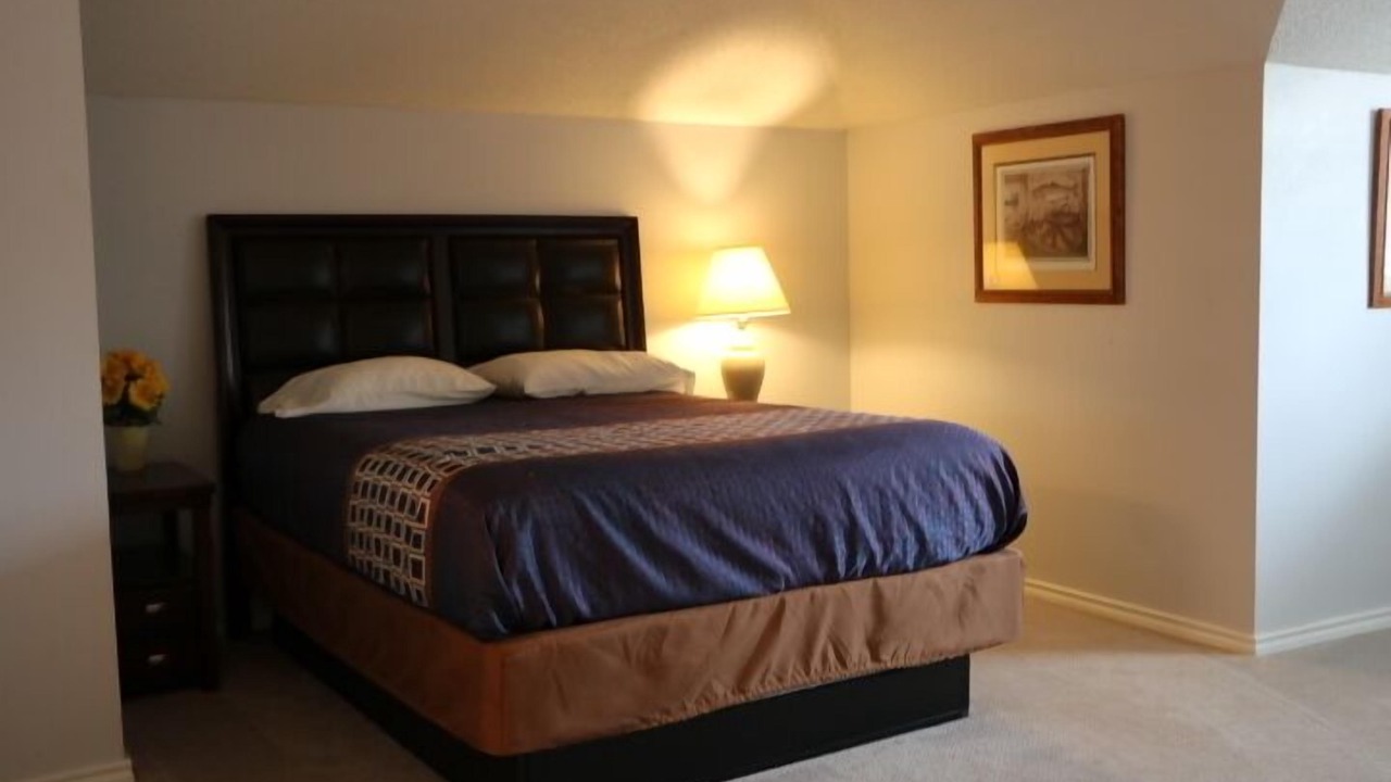 Photo of Bedroom in Emory
