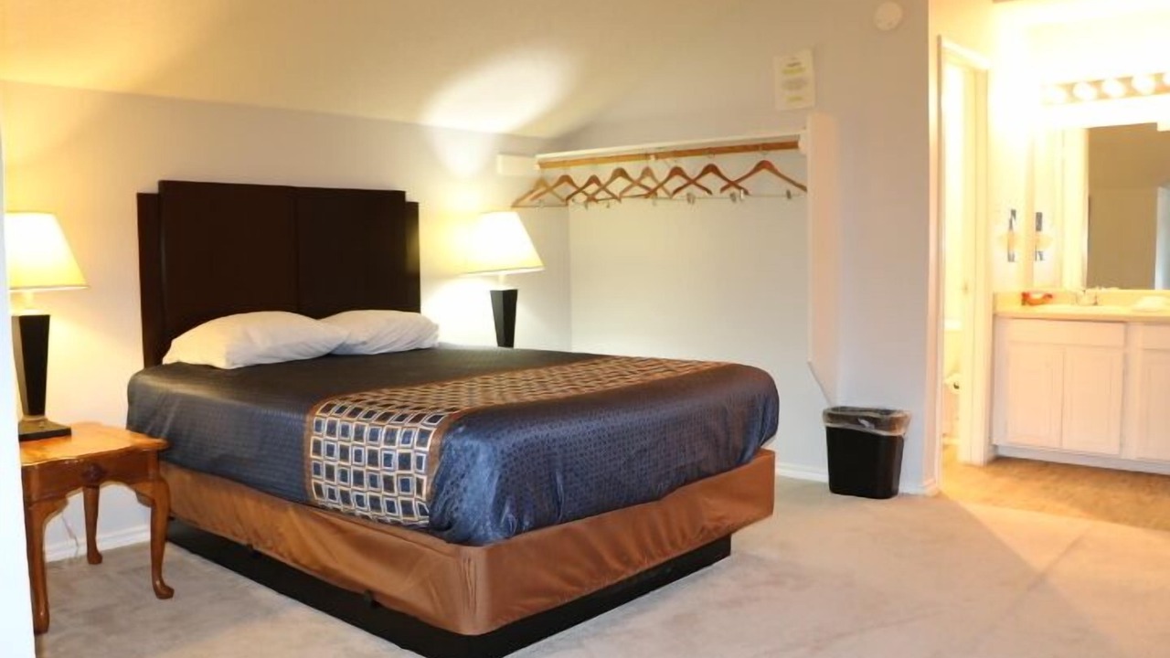 Photo of Bedroom in Emory