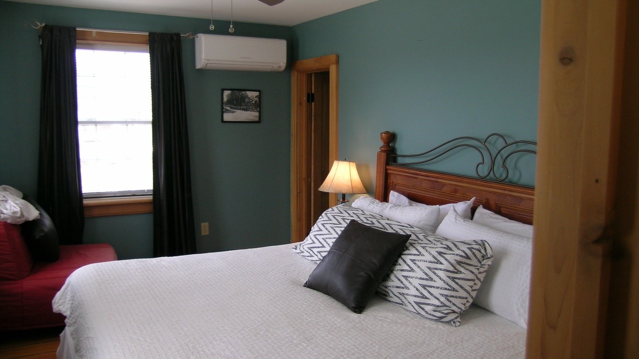 Photo of Bedroom in Campbellford