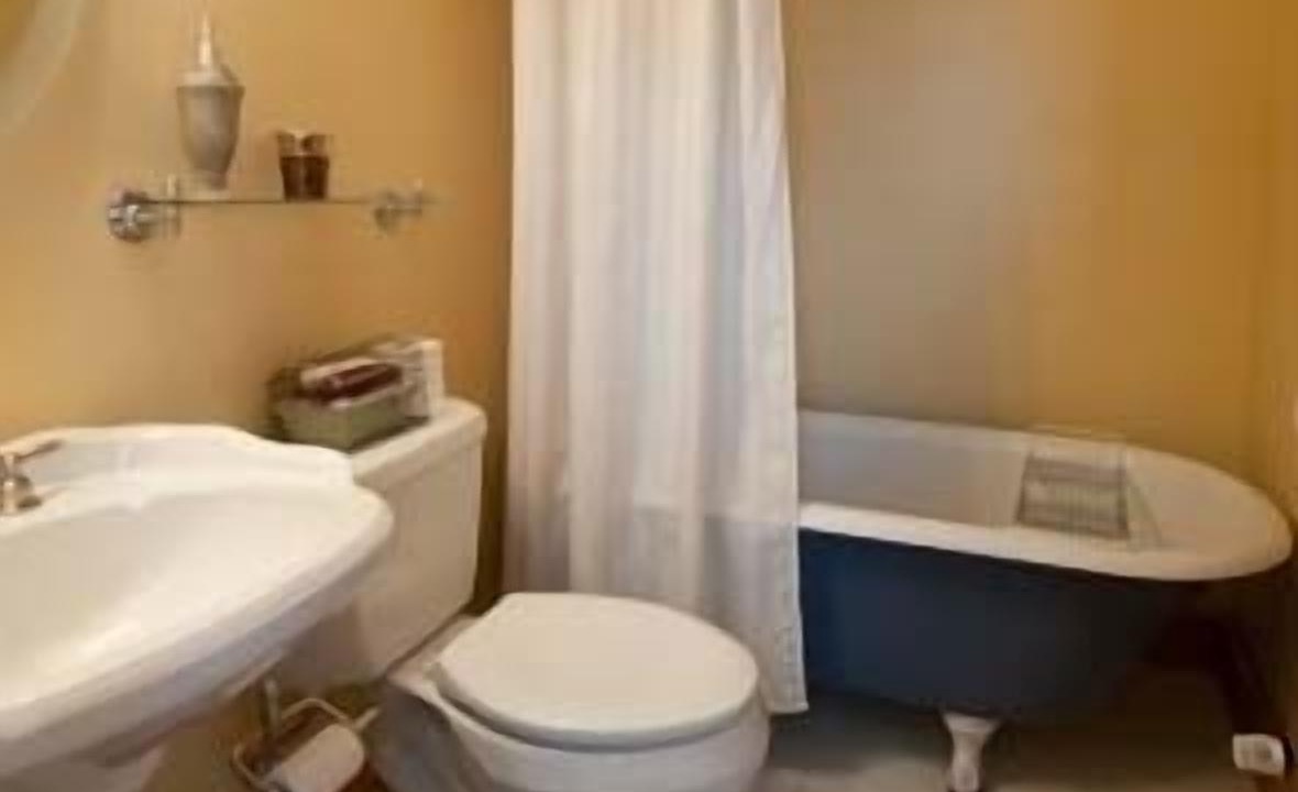 Photo of Bathroom in Campbellford
