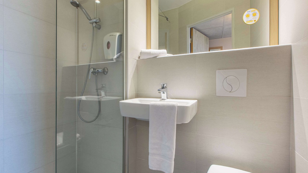 Photo of Bathroom in Barjouville