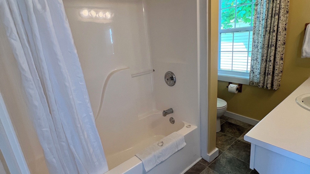 Photo of Bathroom in Green Gables