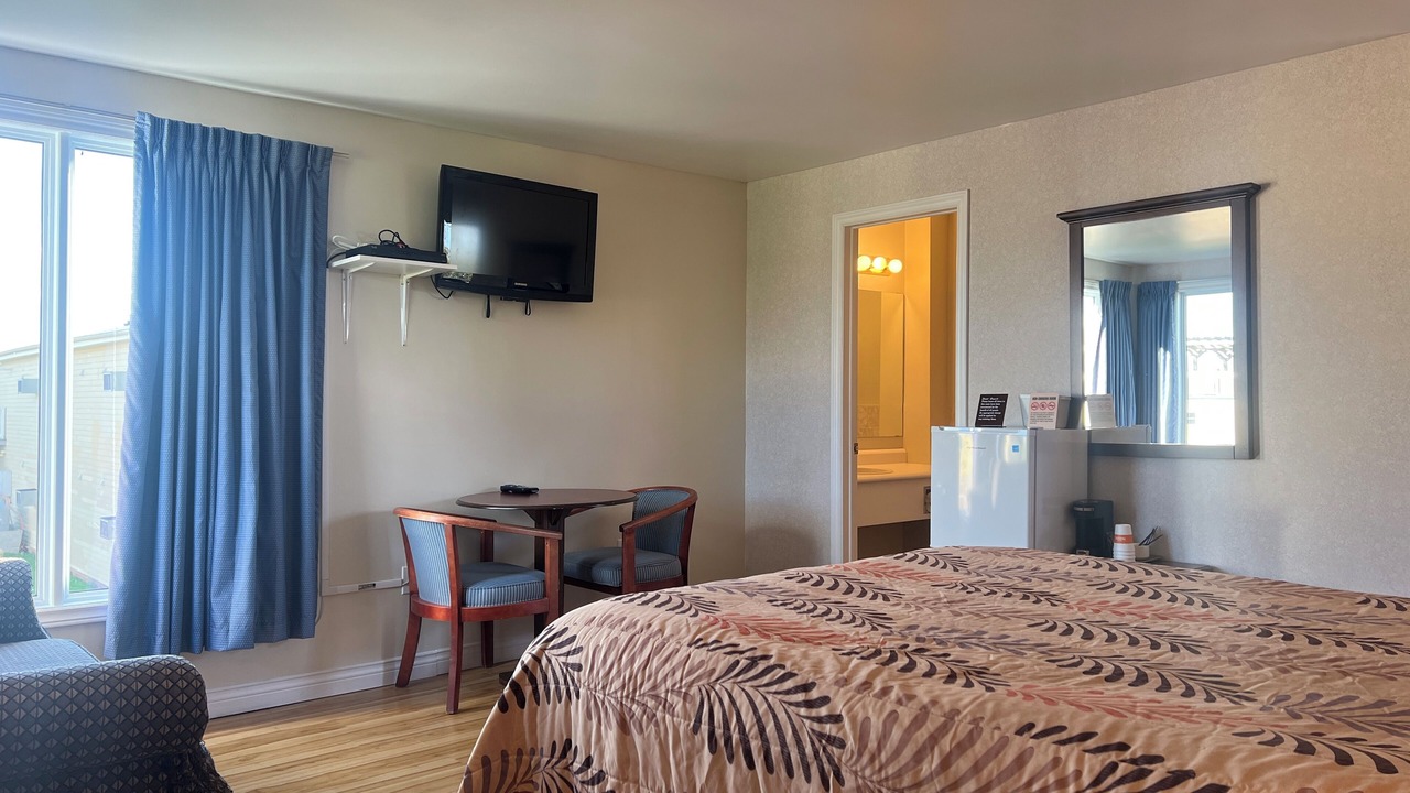Photo of Bedroom in Green Gables