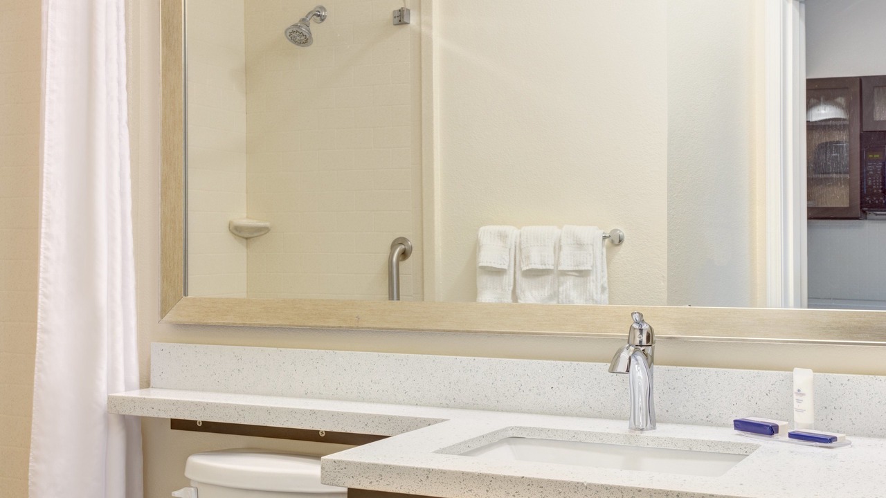 Photo of Bathroom in Cut Off