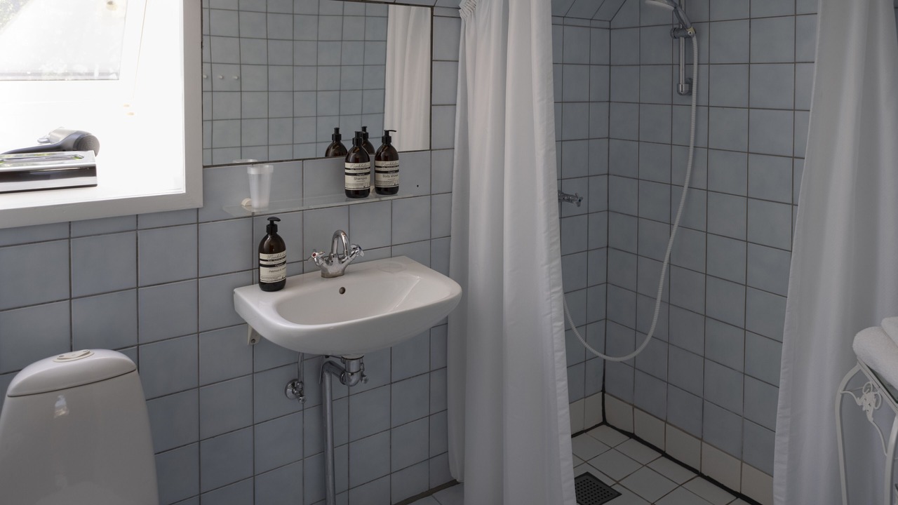 Photo of Bathroom in Hvalso