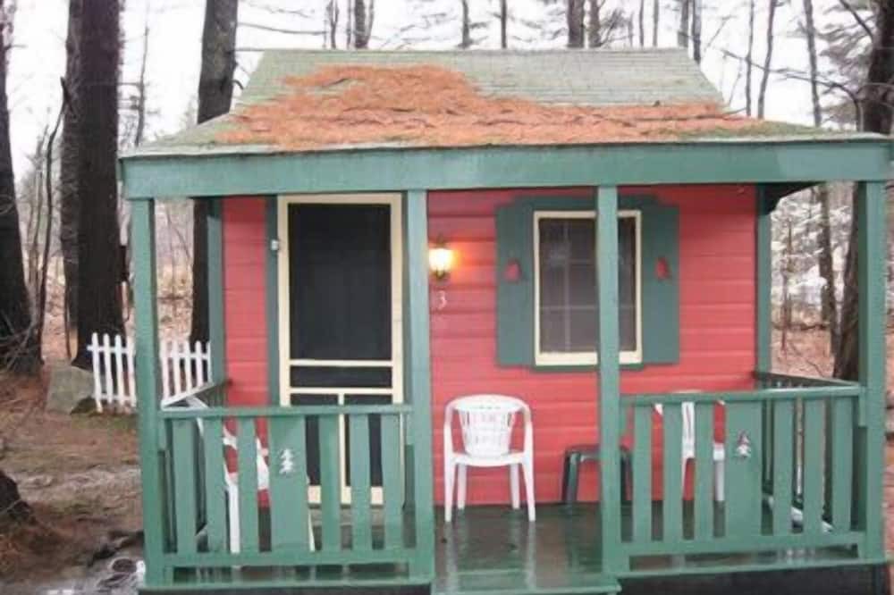 Photo of Patio Balcony in Weirs Beach