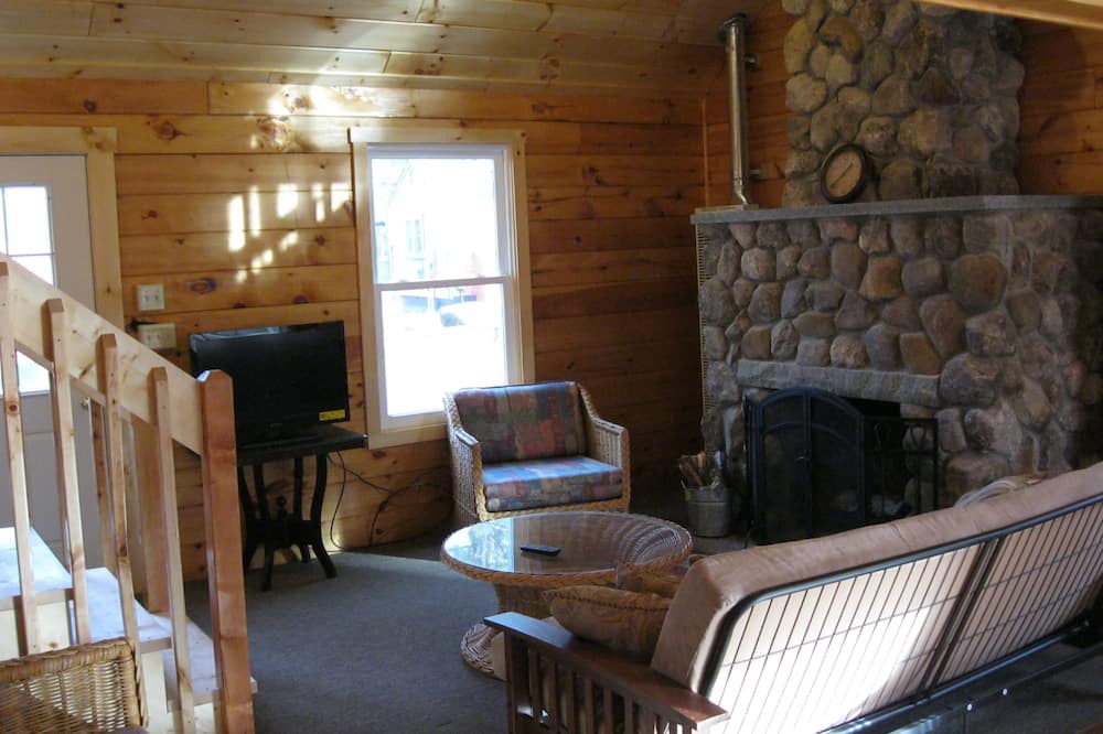 Photo of Livingroom in Weirs Beach
