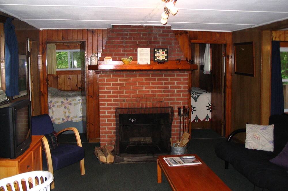 Photo of Livingroom in Weirs Beach