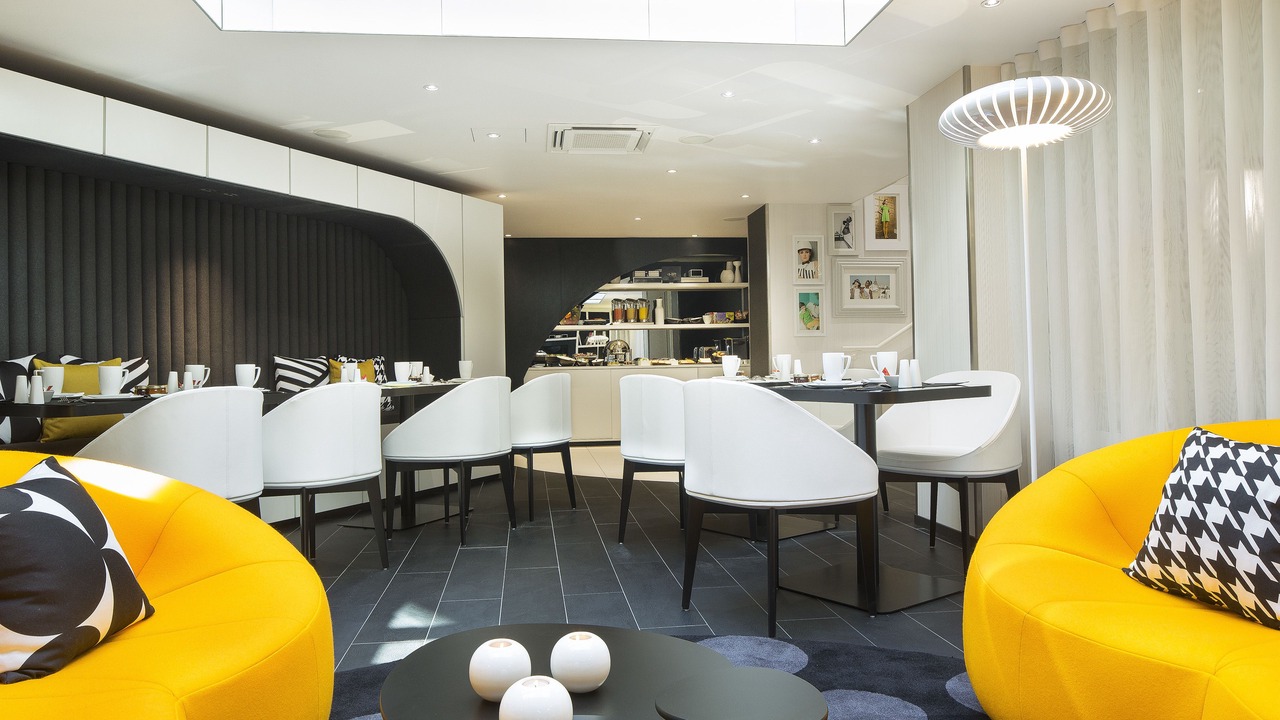 Photo of Others in Champs-Elysees