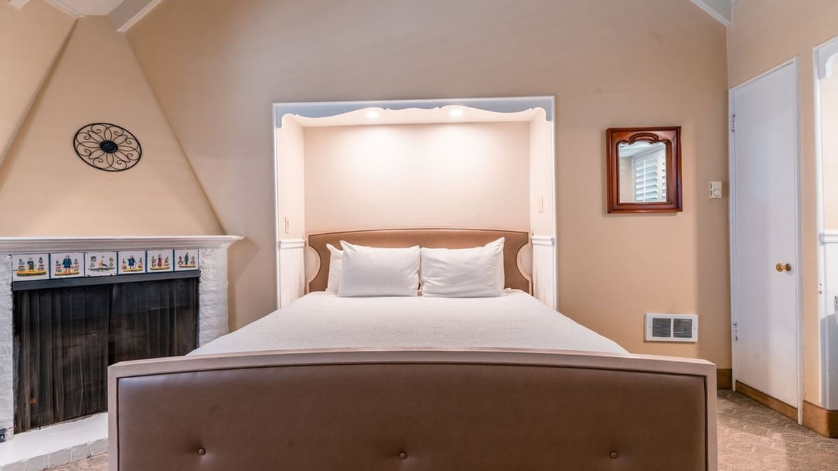 Photo of Livingroom in Golden Rectangle