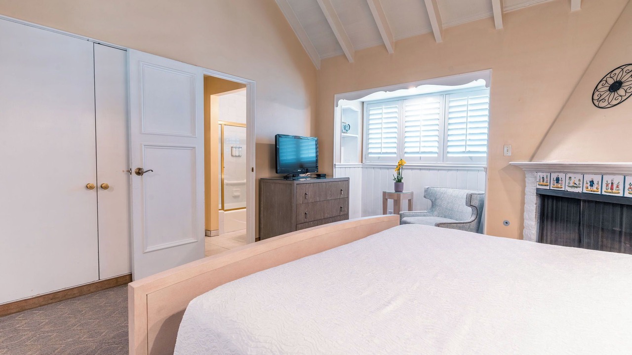 Photo of Livingroom in Golden Rectangle