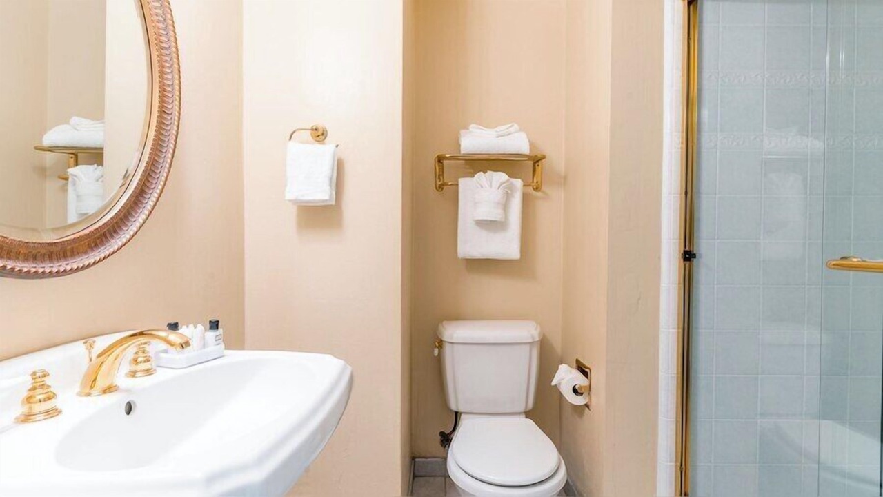 Photo of Bathroom in Golden Rectangle