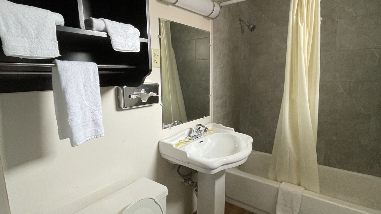 Photo of Bathroom in Gettysburg