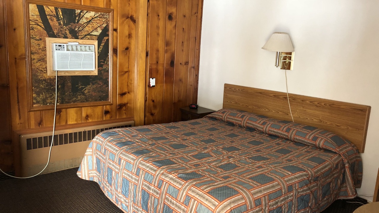 Photo of Bedroom in Cadillac