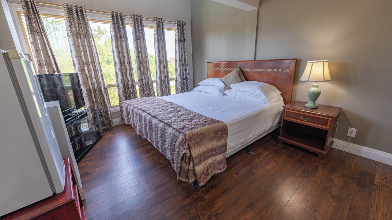 Photo of Bedroom in Sauble Beach
