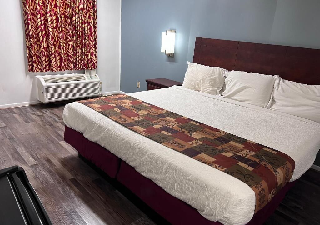 Photo of Bedroom in Calhoun