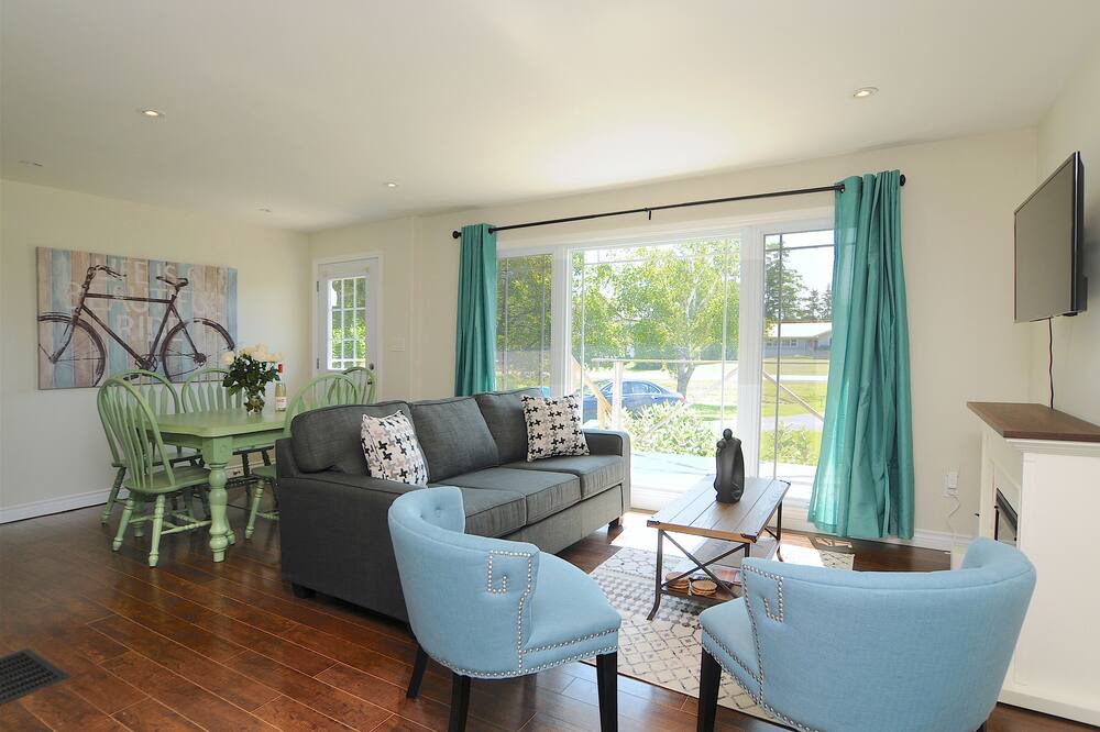 Photo of Livingroom in Carrying Place