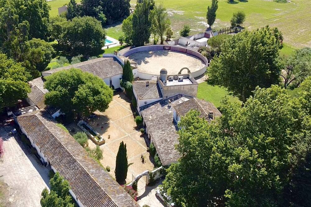 Photo of Outdoor in Arles